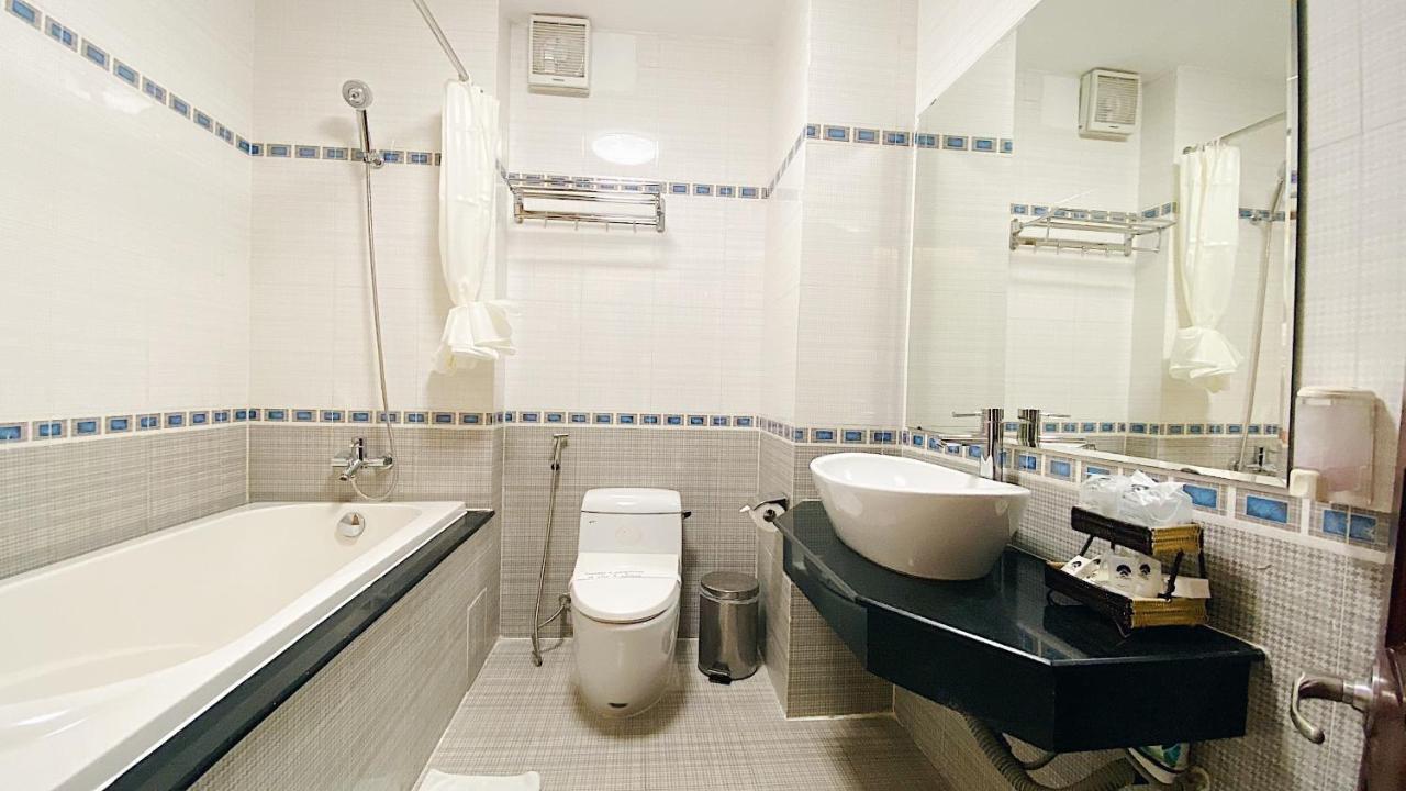 Khách Sạn đức vượng 2 *