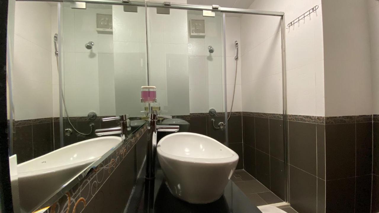 Duc Vuong Saigon - Cao Thang Hotel *